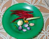 Foto langkah ke 1 dari resep Asam Pedas Baung Nanas.