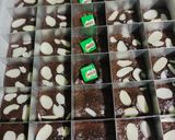 Foto langkah ke 8 dari resep Fudge Shiny Brownies for Sale 🥰.