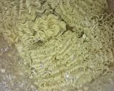Foto langkah ke 1 dari resep Mie Goreng Bakso.