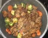 Hình bước làm 3 của món Bò xào rau củ 🥕🥦