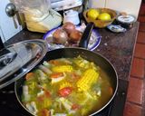 Foto del paso 2 de la receta: Puchero de matambrito de cerdo con salchicha criolla