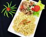 A picture of step 4 of Shaking Beef Fried Rice (Cơm Bò Lúc Lắc).
