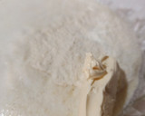 Foto del paso 2 de la receta: Arepas rellenas de queso
