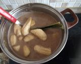 Foto langkah ke 4 dari resep *Kolak Pisang Uli*.