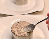 A picture of step 5 of Crabmeat truffle salad with Mango and Avocado.