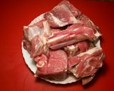 Foto del paso 2 de la receta Cordero con especias exóticas y salsa de cebollas y pasas