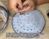 Foto langkah ke 4 dari resep Kue semprit wajan.