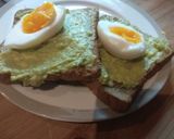 A picture of step 3 of Avocado Egg Toast.