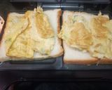 A picture of step 3 of Egg sandwich.
