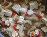 Foto langkah ke 4 dari resep Oseng jamur tiram tahu saos tiram (sayur putih).