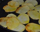 Foto del paso 1 de la receta: Tortilla de papa y parmesano