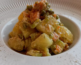 Foto del paso 7 de la receta: Ensalada de patata al eneldo con aguacate y salmón ahumado