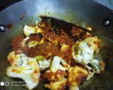 A picture of step 3 of Gobhi masallam.