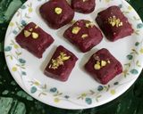 A picture of step 3 of Beetroot Burfi.
