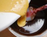Foto langkah ke 3 dari resep Molten Lava Cake.