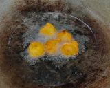 Foto langkah ke 5 dari resep Kwek - kwek (telor goreng ala Filipina).