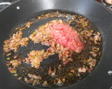 Foto del paso 2 de la receta: Arroz de panceta curada y espárragos