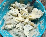 Foto del paso 7 de la receta: Muslitos de pollo deshuesados, rellenos de roquefort y nuez