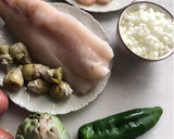 Foto del paso 1 de la receta: Guisado de rape con verduras y gambones, en olla rápida