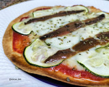 Foto del paso 7 de la receta: Tortipizza de calabacín, queso y anchoas