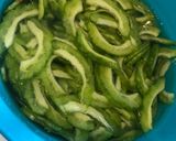 Gambar langkah 1 resipi Peria Goreng Rangup.