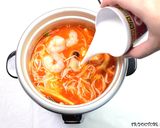 รูปขั้นตอนการทำที่ 7 ของ ต้มยำกุ้งราเมน (หม้อหุงข้าว)