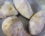 Hình bước làm 2 của món Canh đầu tôm nấu khoai sọ, rau lang