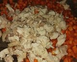 Foto langkah ke 2 dari resep Risol ragout ayam sayur creamy.
