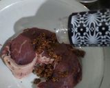 Foto langkah ke 1 dari resep Simple sirloin steak.