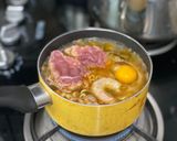 Hình bước làm 2 của món Mì Gói Nấu Thịt Bò Tôm Trứng