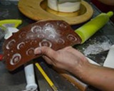 Foto del paso 9 de la receta: Tarta Día del Padre Camisa Fondant