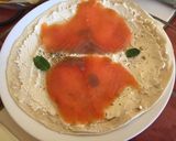 Une image de l'étape 3 de Wrap truite, fromage frais et salade.