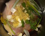 Foto del paso 1 de la receta: Arroz con pollo y ensalada rápida
