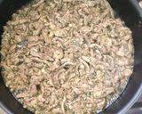 صورة لخطوة 2 من وصفة البيتزا الخطيره باللحمه🍪😋