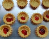 Foto langkah ke 9 dari resep Strawberry Pie.