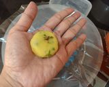 Foto langkah ke 5 dari resep Perkedel Kentang & Tips Agar Tidak Hancur.