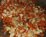Foto langkah ke 2 dari resep Risol ragout ayam sayur creamy.