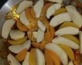 Foto del paso 2 de la receta: Torta invertida de durazno y manzana.😋🍎🍑