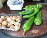 Foto del paso 1 de la receta: Contramuslos de pollo con pimientos italiamos y champiñones