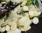 Foto langkah ke 7 dari resep Tumis jagung putren usus ayam.