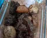 Foto langkah ke 4 dari resep Semur Daging Sapi, Telur dan Kentang.