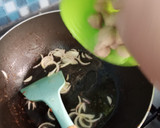 Foto langkah ke 1 dari resep Oseng Sawi Bakso.