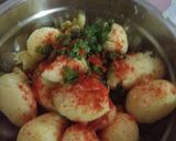 A picture of step 2 of Veggie fruit tikki chat.
