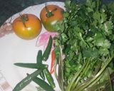 टमाटर हरी धनिया की चटनी(tamatar hari dhaniya ki chutney recipe in hindi) रेसिपी चरण 1 फोटो