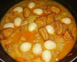 Foto langkah ke 3 dari resep Telur Puyuh Kentang Kuah Pedas.