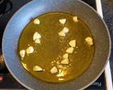 Foto del paso 2 de la receta: Pollo con champiñones al ajillo