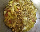 A picture of step 3 of Green tomato meen (mourola fish).
