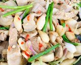 Hình bước làm 6 của món Thịt Heo Rừng Xào Nấm Đùi Gà