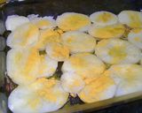 Foto del paso 4 de la receta: Papa al curry, cebollas caramelizadas con merluza al pimentón ahumado