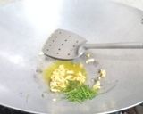 Foto langkah ke 3 dari resep Nasi Goreng Daun Jeruk.